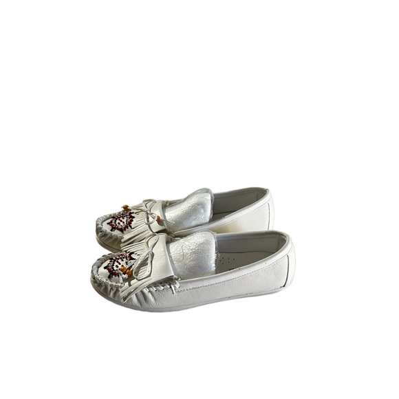 WHITE LEATHER BEADED MOCCASIN SZ 9W - Picture 1 of 10